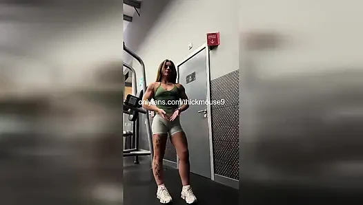 Teen enthüllt muschi auf Insta Live