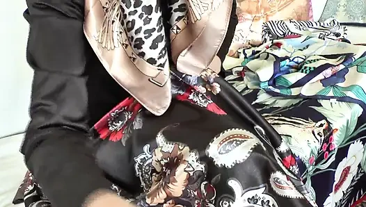 День атласного шарфа! Сперма на всей моей атласной шарфе, леди Victoria Valente