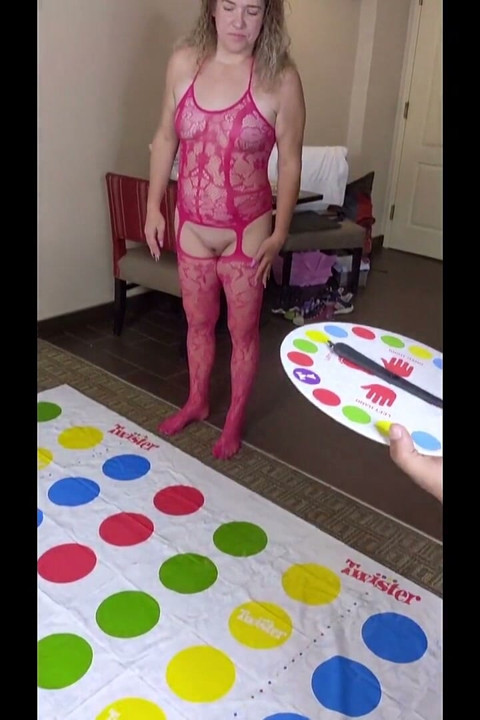 Το Sexy Twister με πρωταγωνίστριες τις Eileen Wournos, Nataliya Crimson και Lady Butterfly αναθεωρήθηκε