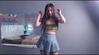 Me gusta bailar y masturbarme en camara