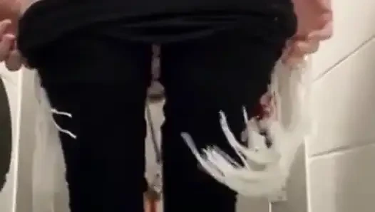 Tıraşlı amcık işiyor