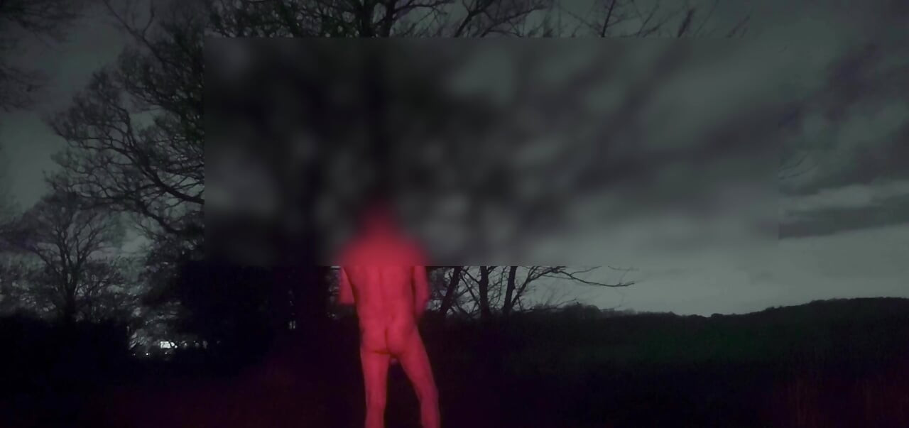 Melancap berbogel di luar kereta, pemandu perlahan