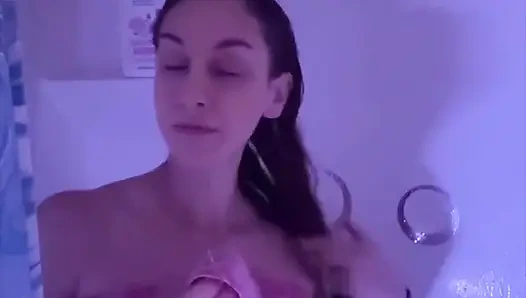 Полуночный душ со мной.