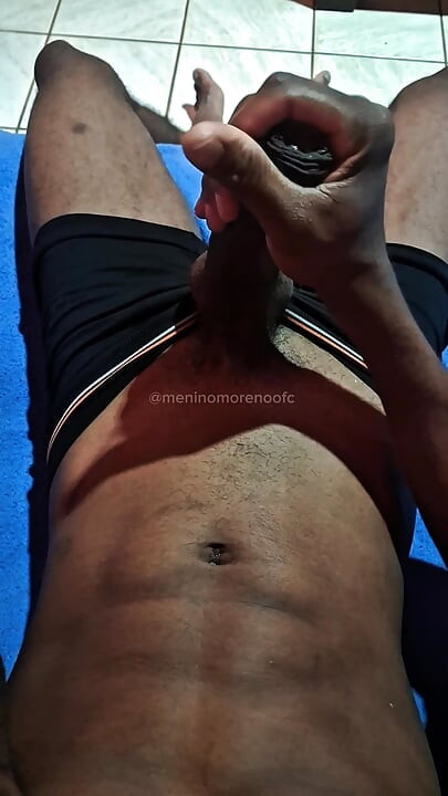 Begavet brasiliansk brunette onanerer meget hot