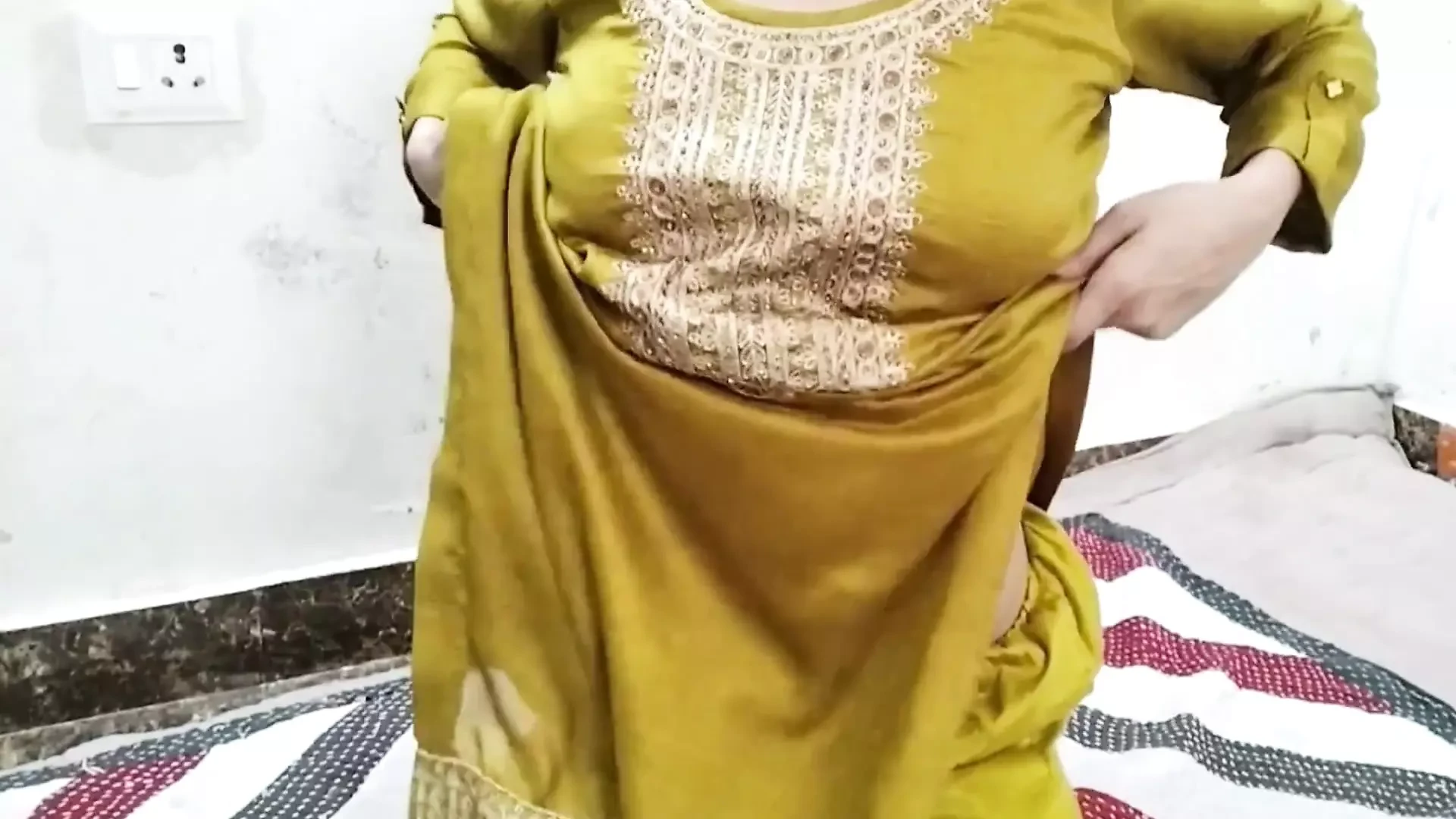 Jija ne meri big boobs daba daba kar pela