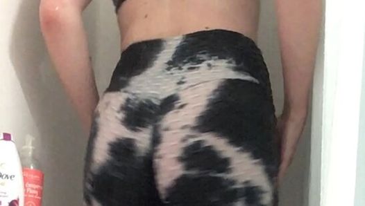Post workout shower with scrunch leggings