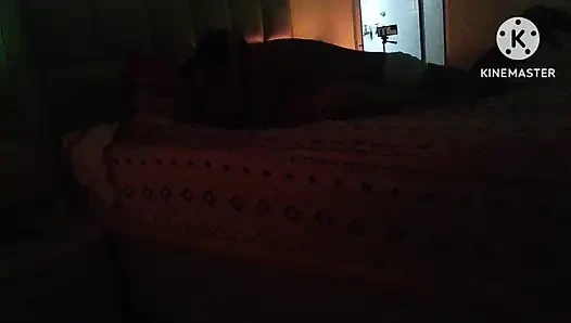 Evli kadın kocasıyla aldattı