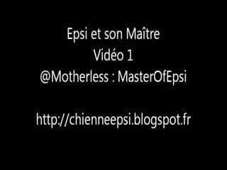 ma chienne en laisse suce