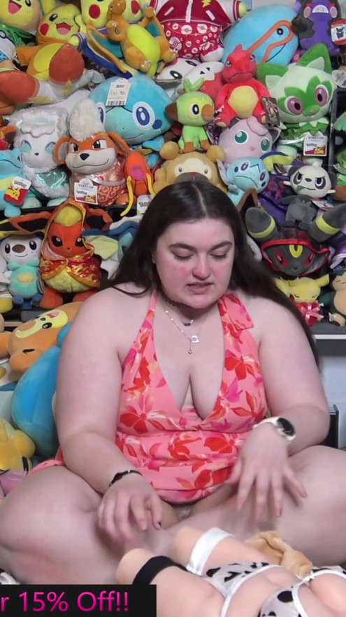 Abby Unboxes Erovenus Olivia Mini | Clip 1