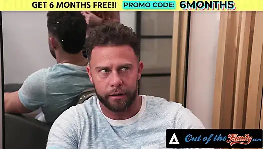 Ailenin dışında - mükemmel büyük memeli orta yaşlı seksi kadın Sophia Locke ile şanslı üvey oğlu arasında son bir sikiş