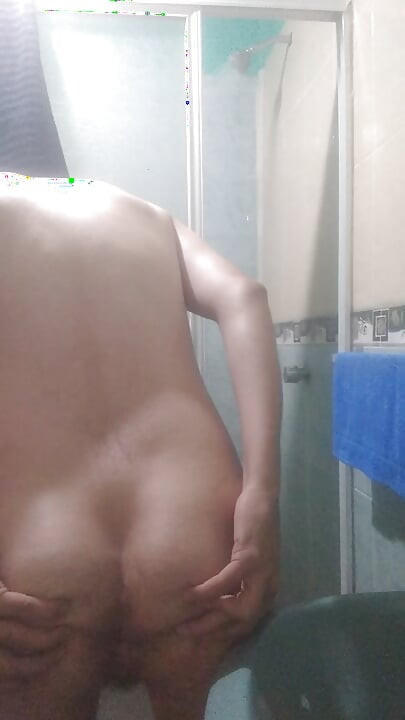 Man has fun before shower