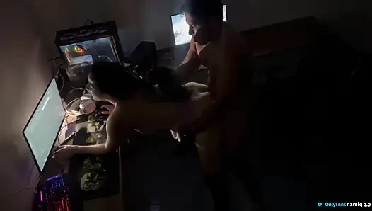 Sex im Büro, viel Spritzen und Hardcore-Sex