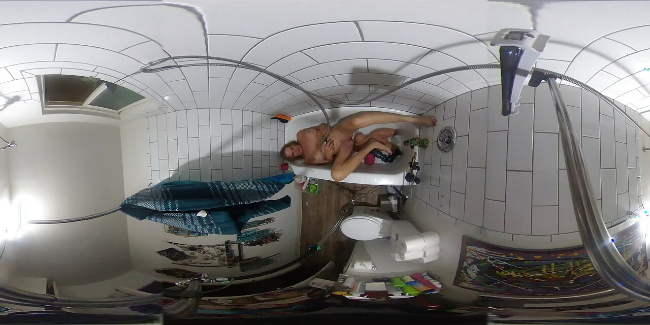Lizzy Yum VR October 2026 Bathing Masturbation Dilating