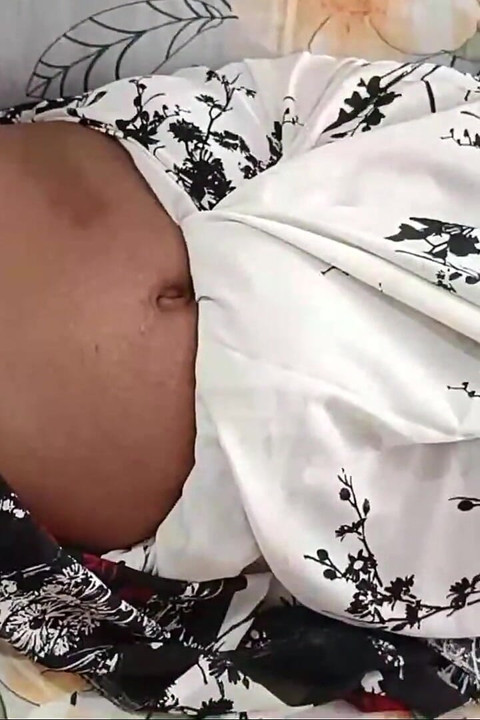 보지에서 흐르는 오르가즘을 느끼는 마누라 - 3