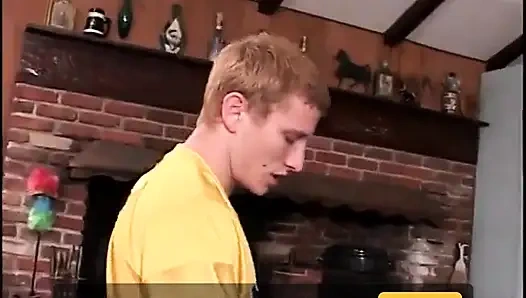 Daha da iyisi büyük memeli zenci sista'yı amından sikmek