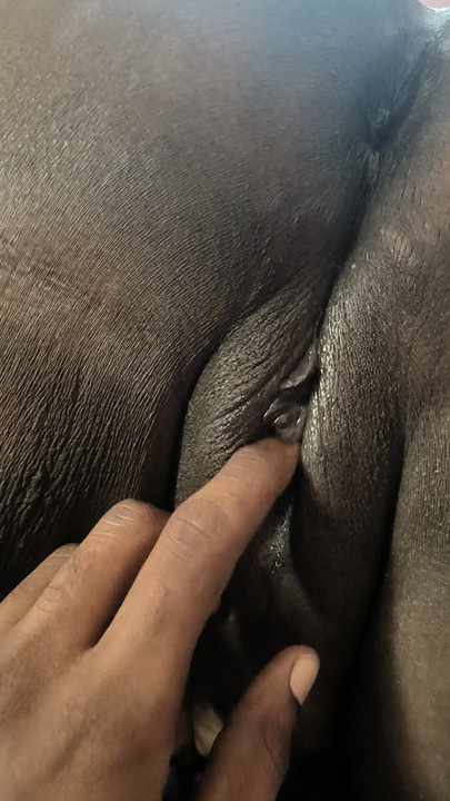 Finger fuck pussy aunty