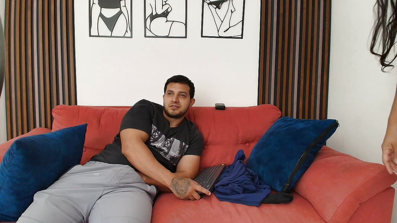 "Îmi păstrezi compania sau ce?"