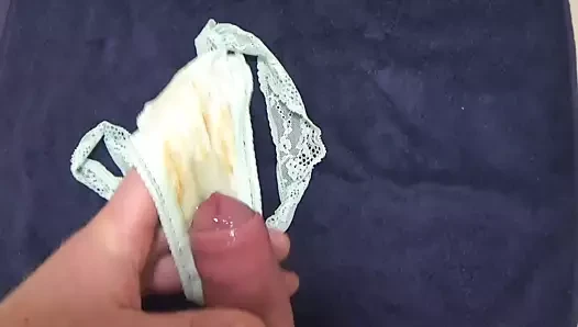 alysha'nın pis külotuna cumming.