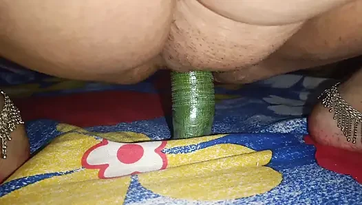 Desi video Bhabhi lund ke chakkar me khira dal liya