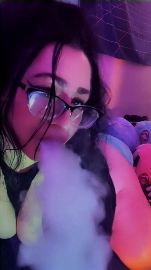 Smoking Fetish Dildo Fucking My Pussy - I needed to smoke so bad I SQUIRTED in this one!