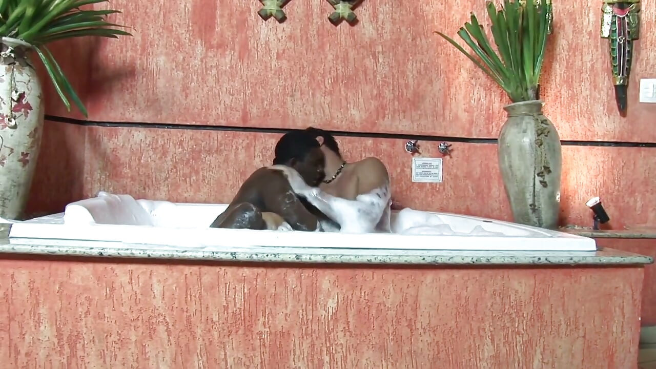 Muscle black dude gets ass licked and fucked