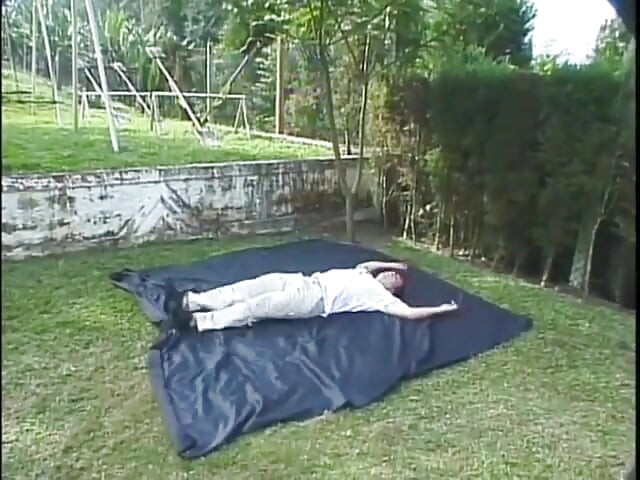 I love to bang my pretty shemale outdoor legs in the air!