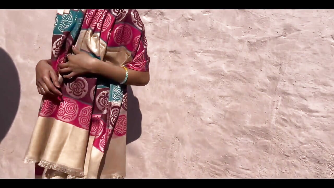 Sora vitregă slabă futută în aer liber