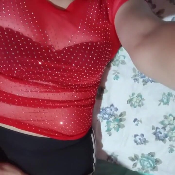 Jsem tak sexy, že se chci dotýkat sama sebe, zatímco se na mě díváš