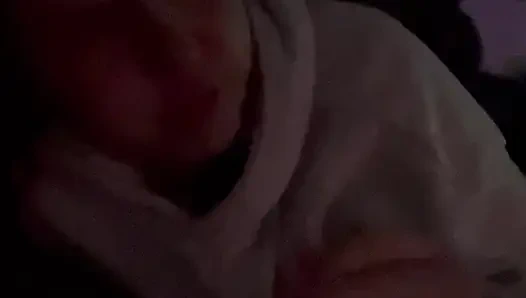 18-летний Ужасен Ночью
