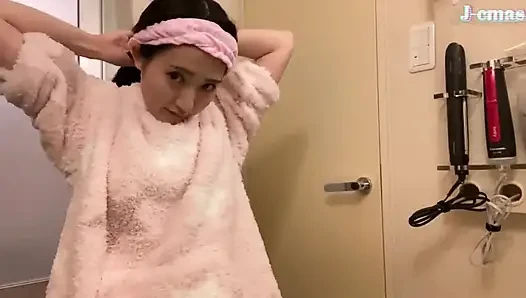 A Wild Beauty Who Loves Deep Kisses Captures Her Passion Wherever She Go...