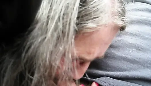 musste den schwanz meines zuhälters im lkw ficken, wo ich viel Überfluss in meinen mund voller sperma bekam
