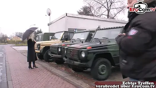 Deutsche Blonde Milf auf der Straße zum Sex überredet