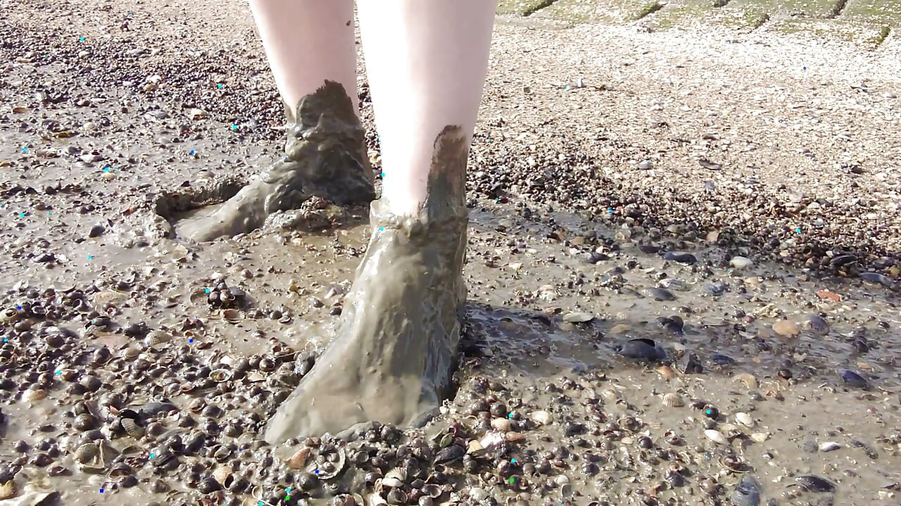 In Fine Stockings in the Wadden Sea of Wangerland