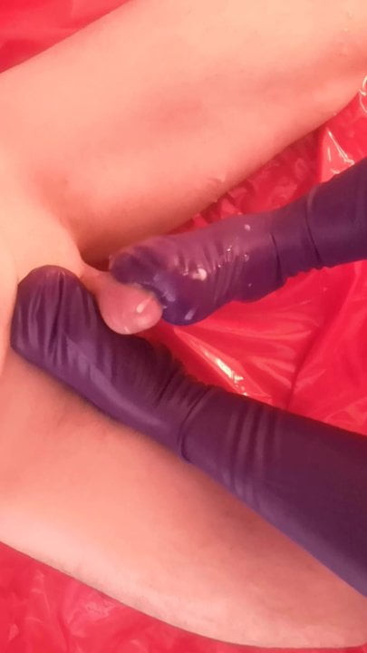 Footjob में बैंगनी मोज़ा
