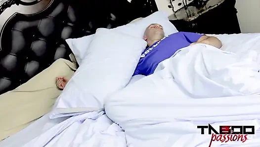 Fick Meine Dicke, Kurvige Tussi-stiefmutter in Ihren Chuck-turnschuhen