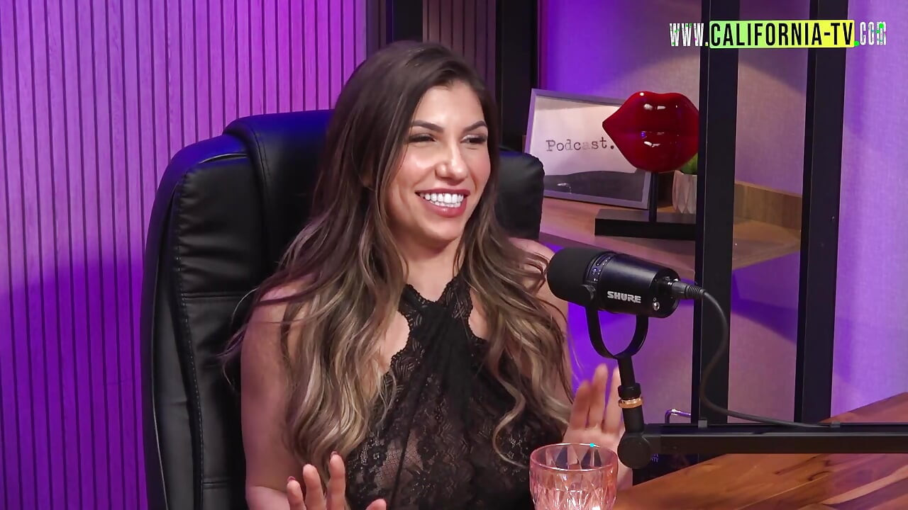 Podcast dengan awek panas Latina Alexia Dhein