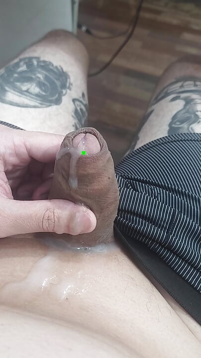 Penisim sperm tükürmeyi bırakmıyor