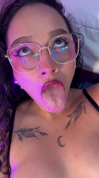 fingerin pussy wet💞
