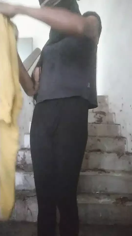 Indiai PRIYA SISSY készül a fasz ülésre