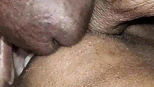 Hintli kız kardeş gırtlağına kadar alıyor