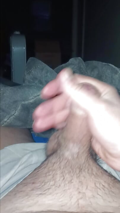 Masturbându-se în toiul nopții --- partea 2