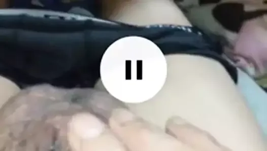 Big pussy fingered