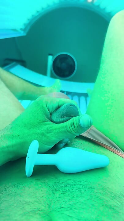 Tanning salon rub down