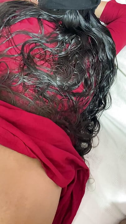 1부 무제한 내 마누라의 모든 물이 볼브잡을 뿜어내고 정액 후장으로 긴 머리로 애널 뿜어내기