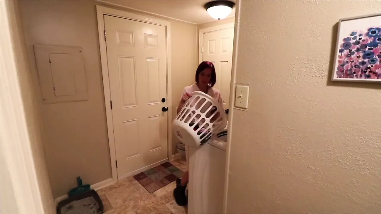 继母在她的内裤抽屉里发现继子 - Jane Cane