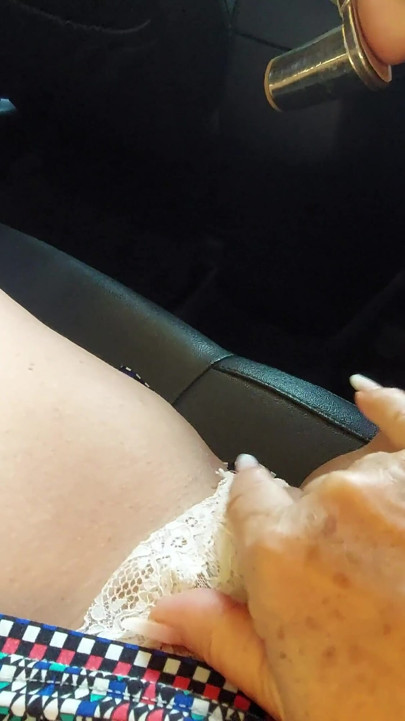 A hot MILF calls a taxi in the morning to go to the office and has an orgasm in the back seat of the car | Clip 1