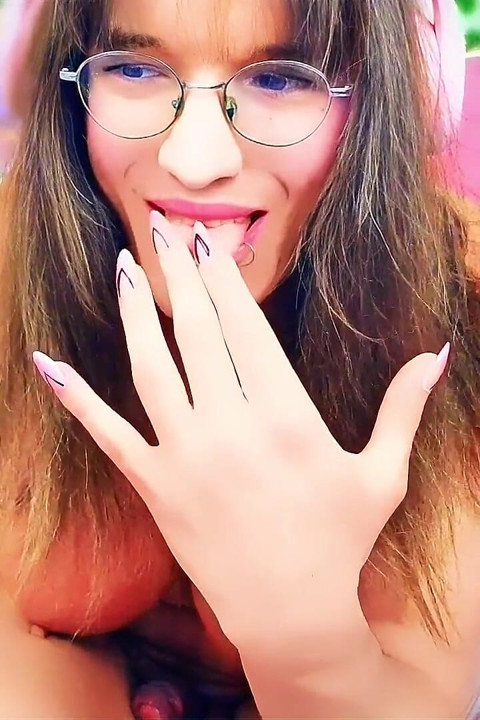 Süper Ateşli Kadın Arka Arkaya 3 Kez Boşalıyor