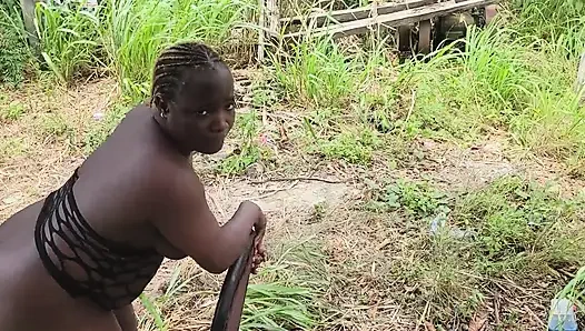 Seks di semak-semak tanpa membosankan