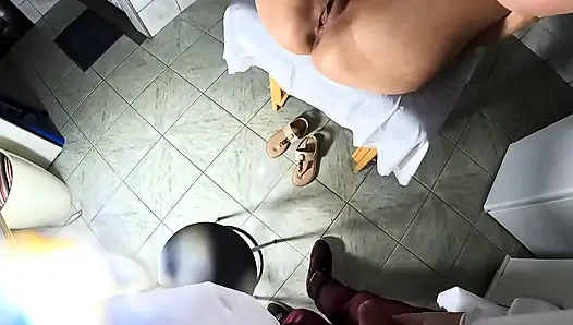 Little blind had orgasms with the pussy lick and anal penetration from the gynecologist.