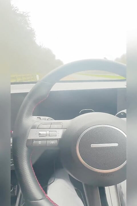 Pokazujem svoj ogromni kurac za vozača kamiona